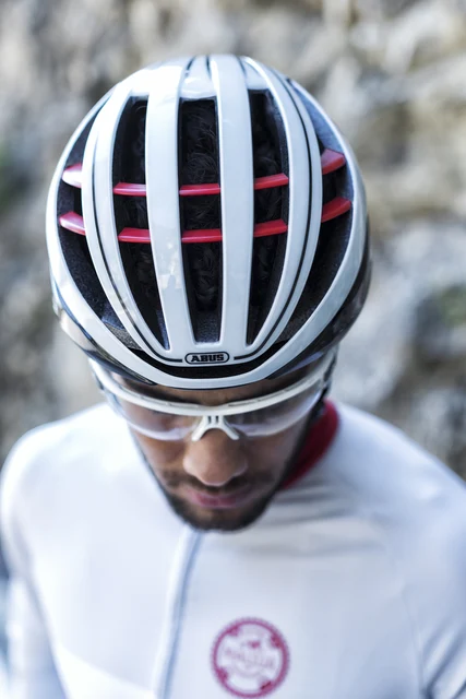 Abus Aventor Hjelm Flere farger, Mye verdi for pengene! 