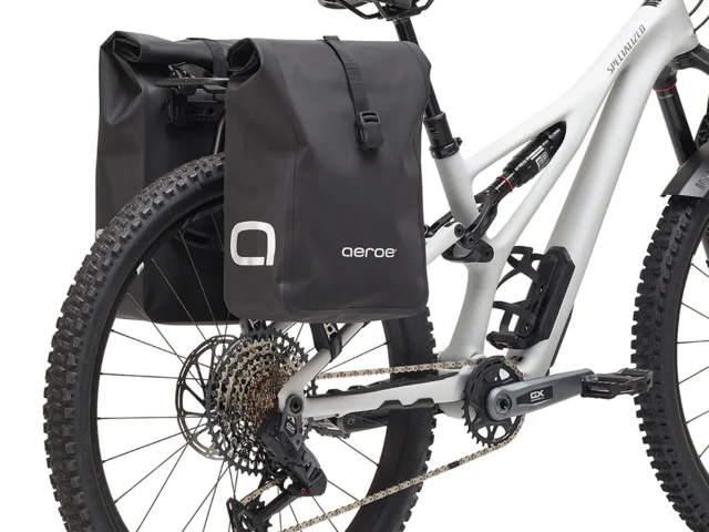 Aeroe Urban Pannier Sideveske 12 L, Vanntett, Universal kroker, 880g 