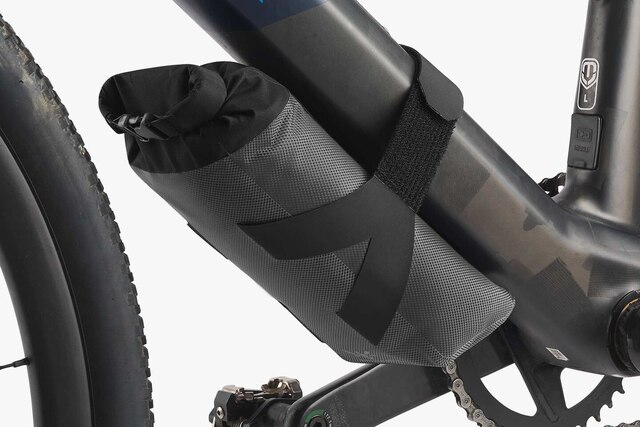 Apidura Expedition E-Bike Charger Pack 1.6L, Trygg lagring til batterilader 