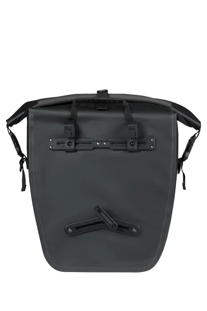 Basil Rivo MIK Hooks Sideveske M Sort, 15L, MIK Hooks System, Vanntett 