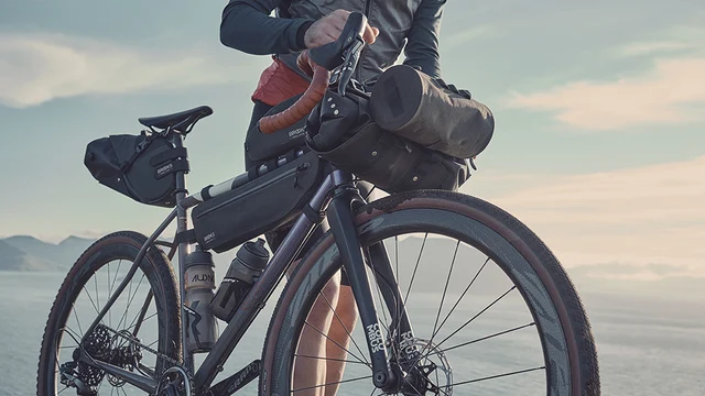 Brooks Scape Rammeveske Black 