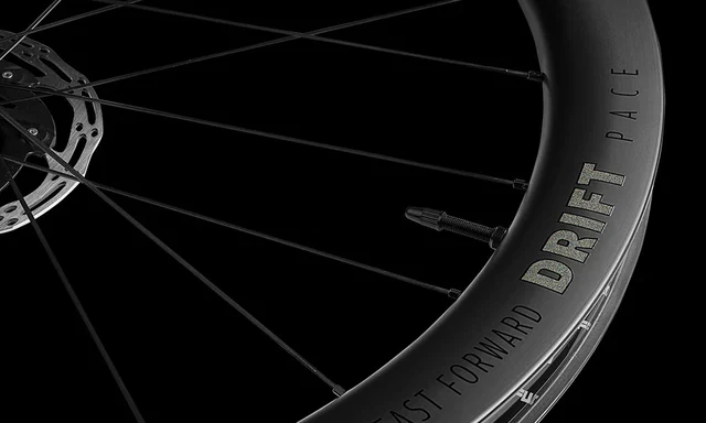 FFWD Drift Pace Hjulsett Sort, Karbon, Clincher/TL, SHIM 11s 