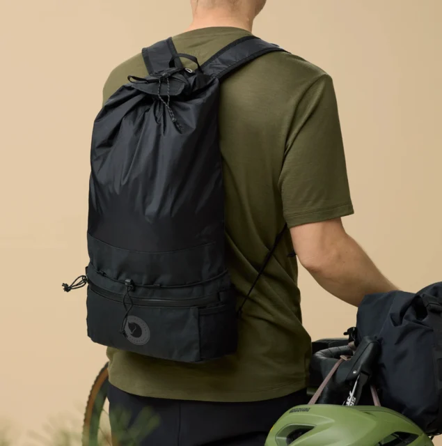 Fjellreven Hoja Expandable Hip Pack OS, Black, Ekspanderbar til 16L ved beh 