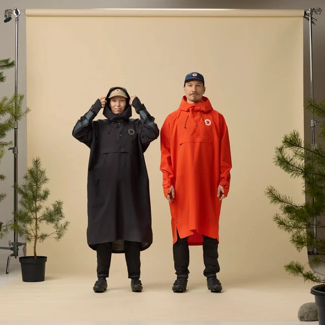 Fjellreven Hoja Rain Poncho Black, Str. L/XL 