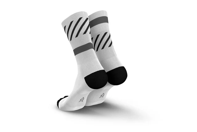 Incylence Running Disrupts Sokker White, 39-42 
