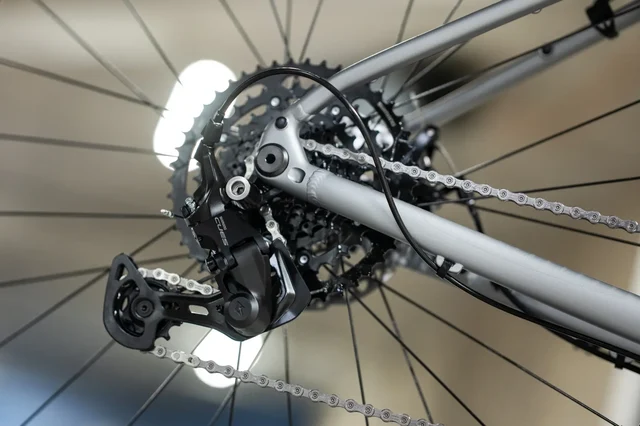 Kross Esker 1.0 Grusracer grey/graphite, Str. M 