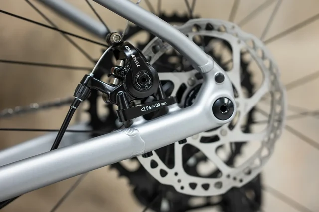 Kross Esker 1.0 Grusracer grey/graphite, Str. M 