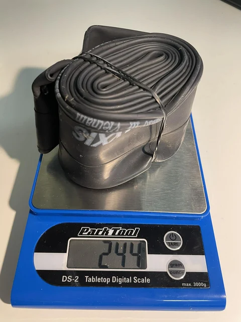 Maxxis Welter Weight Presta 29" Slang 29" x 2.0/3.0, 240gr, 0.8mm, RVC 