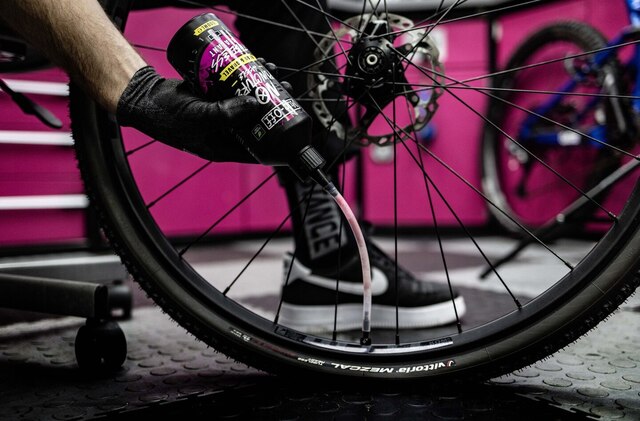 Muc-Off No Puncture Tubeless Guffe 500ml, Landevei og Grus 