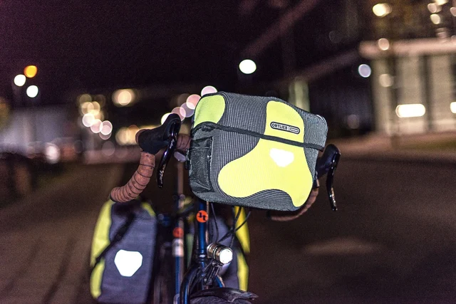Ortlieb Ultimate Six Hi-Viz Styreveske Sort Refleks 