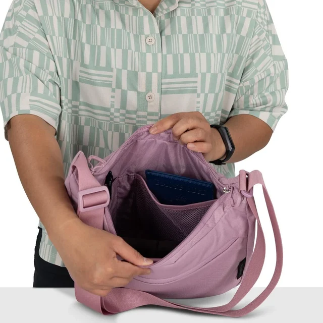 Osprey Daylite Crossbody Höftväska Iris Pink OS 