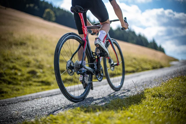 Pirelli P ZERO Race TLR Dekk Tubeless Ready, Yellow, 28mm 