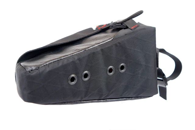 Revelate Designs Mag-Tank 2000 Bolt On Sort, 147g, 1,4L, Magnetlås 