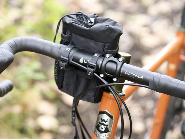 Revelate Designs Mountain Feedbag 1L Black, Styreveske for drikke og snack 