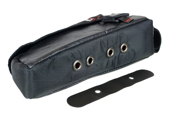Revelate Designs Mag-Tank Bolt On Sort, 0,9 L, Magnetlås 