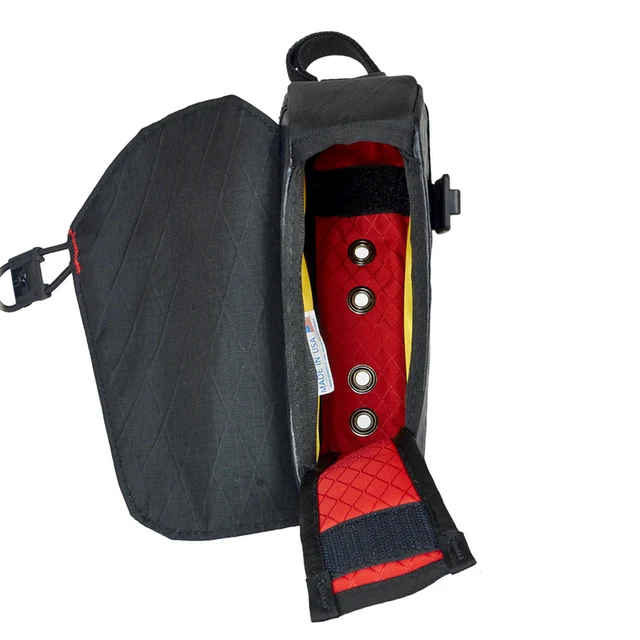 Revelate Designs Mag-Tank Bolt On Sort, 0,9 L, Magnetlås 