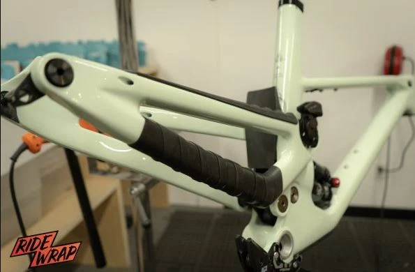 RideWrap Kjedestagbeskytter Sort, 5 cm x 100 cm, Gummi 