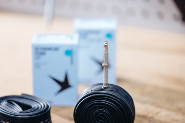 Schwalbe 16" Nr.SCV3 Standard Slang 1.85 - 2.5, 40 mm Presta, 115g 