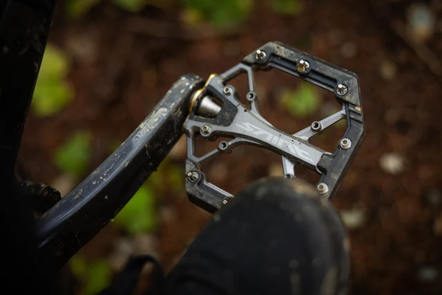 Shimano Saint G8040 Pedaler Sort/Gull, Toppmodell , 393g 