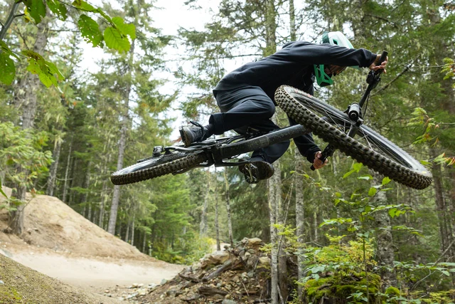 Shimano Saint G8040 Pedaler Sort/Gull, Toppmodell , 393g 