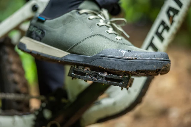 Shimano XT M8200 Pedaler Sort/Sølv , 121x110mm , 423 gram 