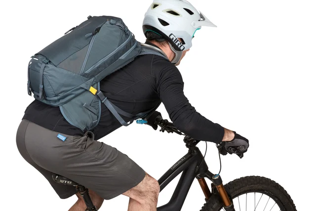 Thule Rail 18L eMTB Drikkesekk Grå-Blå, 18 liter, m/batterilomme 