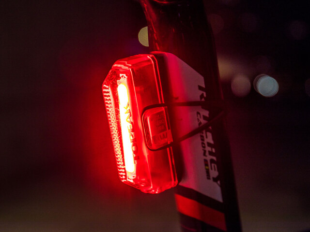 Topeak Redlite Aero USB 1W Baklys Rød, 55 lumen, 4-50 timer, 42 g 
