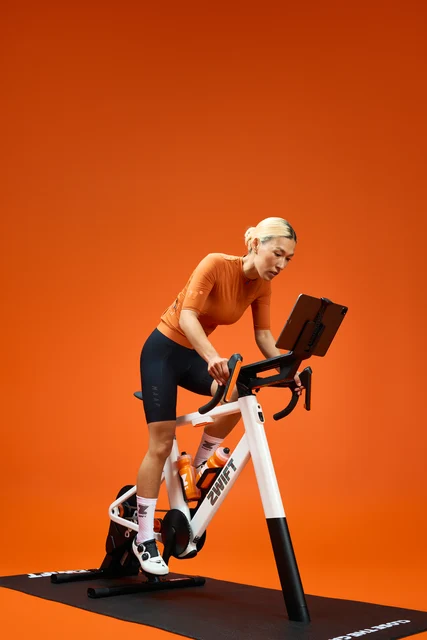 Zwift Ride + Wahoo KICKR CORE 2 Combo Alt-i-ett løsning for innendørssykling 