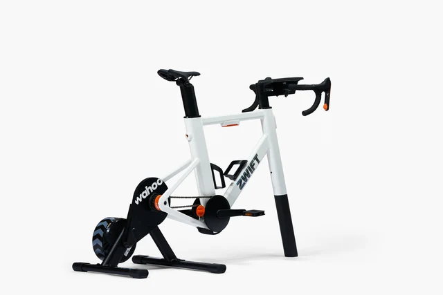 Zwift Ride + Wahoo KICKR CORE 2 Combo Alt-i-ett løsning for innendørssykling 